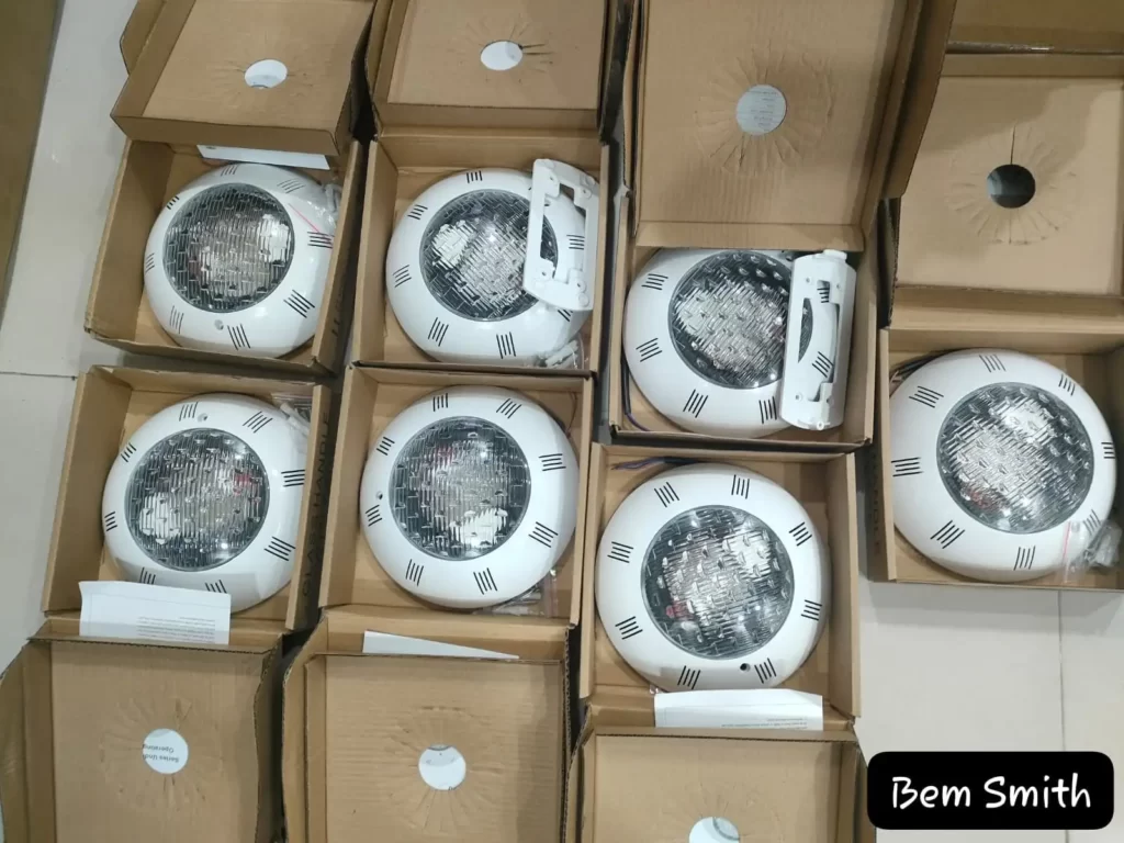 lampu halogen kolam renang