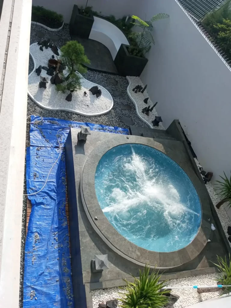 kolam jacuzzi