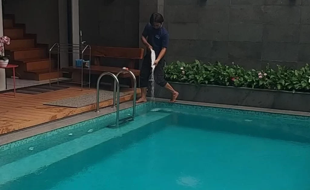 Peran-Penting-Kaporit-untuk-Kolam-Renang