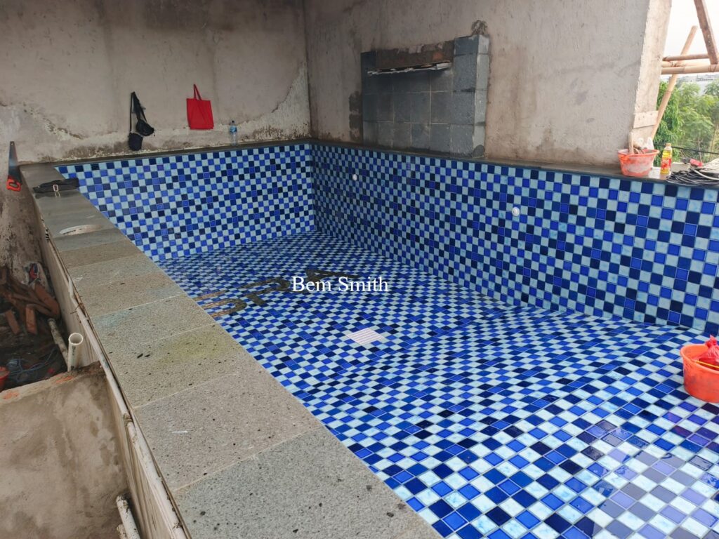 Manfaat Nat Keramik Kolam Renang